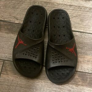 Jordan slides size 6